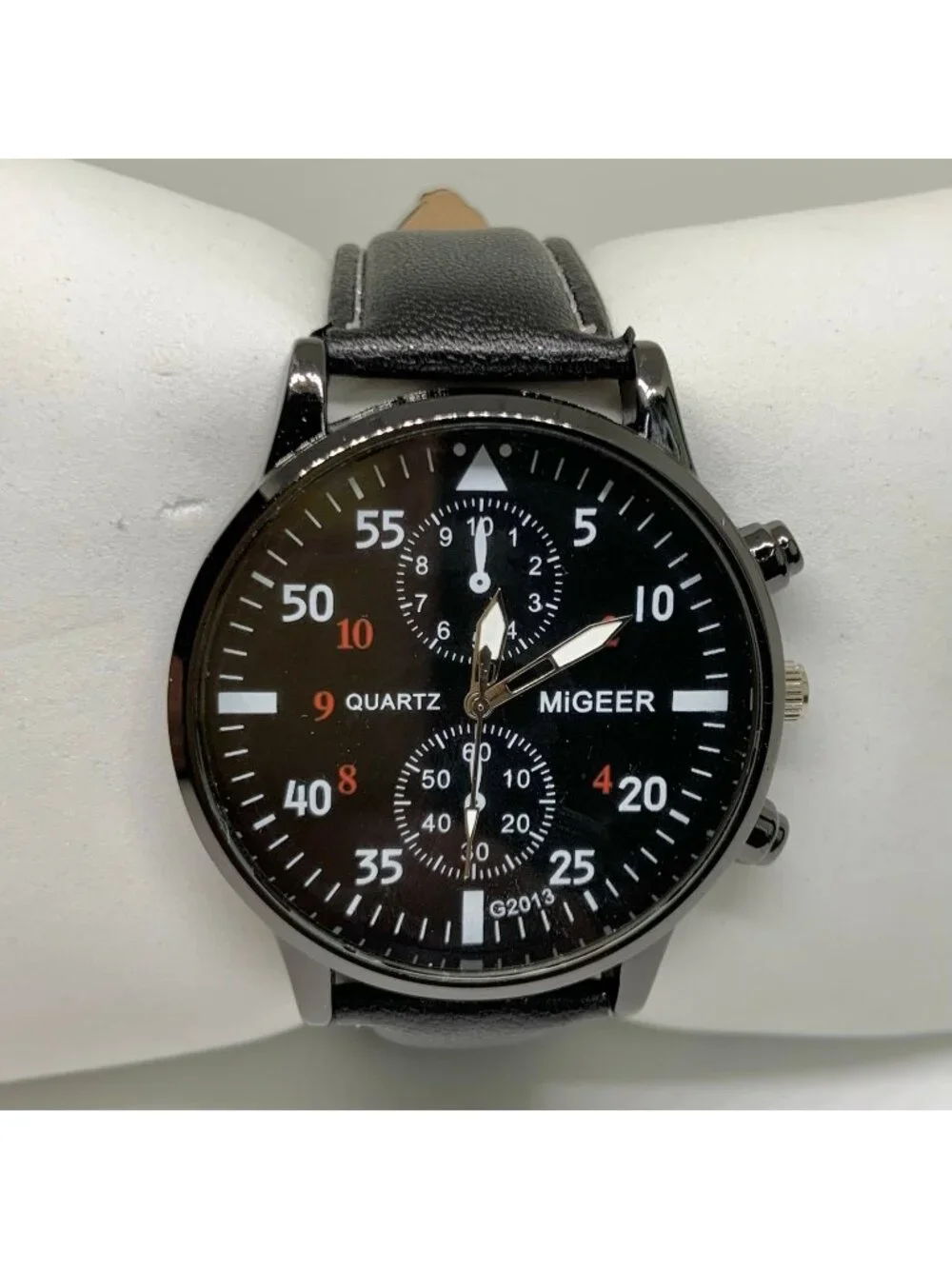 MiGEER men’s quartz analog watch 42mm silver tone black dial leather running